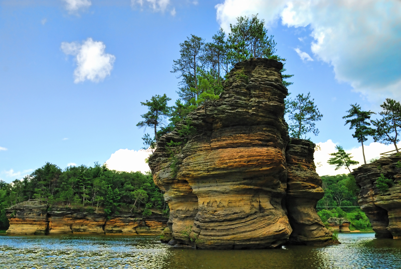 A river view of a Wisconsin Dells sandstone formation, Wisconsin, United States